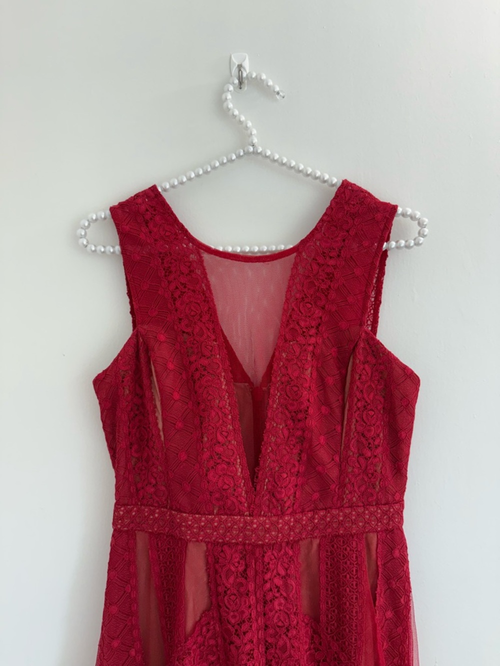 BCBGMaxAzria Red Lace Plunging V-Neck Evening Dress